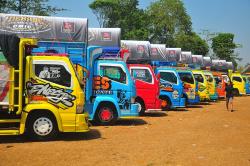 Kontes Modifikasi Truk di Kudus
