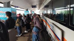 KA Brawijaya Tabrak Dump Truk di Pelintasan Tanpa Palang Pintu Kediri