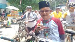 Cerita Abah Tosin, Usia 80 Tahun Masih Semangat Ikut Gowes Bareng Relawan Ganjar<