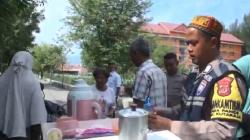 Kisah Inspiratif Bhabinkamtibmas di Aceh, Jadi Tukang Jahe Keliling Dengarkan Curhat Warga