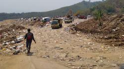 TPA Sarimukti KBB Kembali Aktif usai Kebakaran, Truk Sampah Mulai Masuk Zona 1<