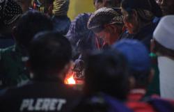 Ritual Pembukaan Cupu Panjolo di Gunungkidul, Muncul 58 Gambar Ramalan Masa Depan<