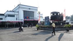 Viral Petugas KAI Daop 2 Bandung Tegur Aksi Donasi Mahasiswa, Diduga Abal-abal <