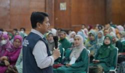 Penggunaan Gadget Tidak Tepat, Bisa Sebabkan Gangguan Saraf hingga Cacat