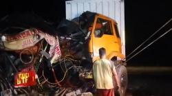 Kecelakaan di Cianjur, Truk Boks Tabrak Bengkel Tambal Ban, 1 Orang Tewas <
