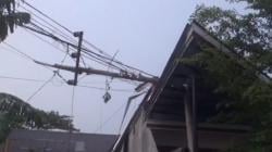 Hujan Perdana Disertai Angin Kencang di Madiun Rusak Rumah hingga Robohkan Tiang Listrik