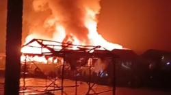Belasan Rumah di Danau Panggang Kalsel Diamuk Api, 10 Unit Ludes Terbakar