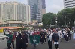 Suasana Ribuan Massa Bela Palestina Mulai Padati Bundaran HI