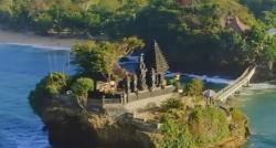 Kampung Unik di Malang, Punya Pantai Cantik yang Suasananya Mirip Tanah Lot Bali
