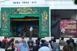 Protes Putusan MK, Seniman Yogya Gelar Sandiwara Ketoprak Mahkamah Kongkalikong