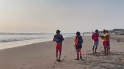 2 WNA Terseret Ombak di Pantai Batubelig Kerobokan, 1 Selamat 1 Hilang<