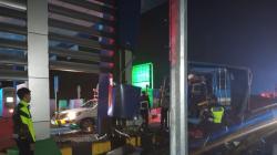 Kecelakaan di Sukabumi, Tronton Tabrak Beton Gerbang Tol Parungkuda, Sopir dan Kernet Tewas