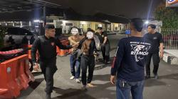 2 Begal Bersajam Ditangkap Polisi usai Rampas HP Pengendara di Cimahi<