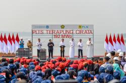 Presiden Jokowi Resmikan PLTS Terapung Cirata, Terbesar Ketiga di Dunia