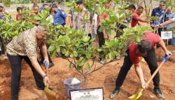 Kostrad Tanam 1.000 Pohon untuk Cegah Banjir Jakarta