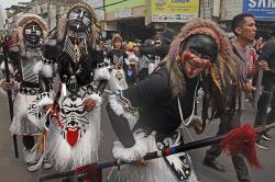 Parade Busana Etnik Kontemporer di Cilegon