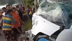 Kecelakaan di Tapanuli Tengah, Minibus Tabrak Angkot, 1 Tewas 9 Luka 