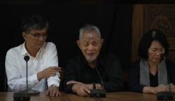 Goenawan Mohamad Menangis saat Audiensi dengan MK: Kita Revolusi Saja, Bubarkan DPR