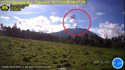 Gunung Ibu Erupsi Hari Ini, Tinggi Letusan 1.000 Meter di Atas Puncak<