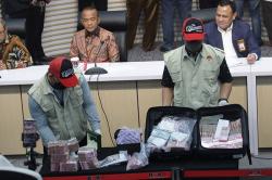 Uang Tunai Rp1,8 Miliar Hasil OTT KPK Tangkap Pj Bupati Sorong