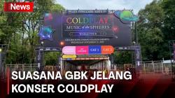 Penggemar Coldplay Penuhi GBK Sejak Pagi Demi Antri Tiket 
