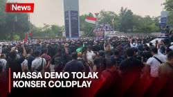 Massa Terlibat Aksi Dorong dengan Polisi di SUGBK, Tolak Konser Coldplay