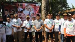 Santri Ganjar dan Warga Gotong Royong Perbaiki Jalan Rusak di Kelapanunggal Bogor<
