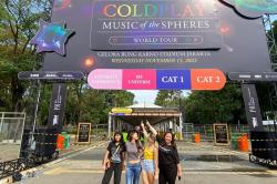 Tak Punya Tiket? Ini Spot Foto Konser Coldplay di Luar Stadion GBK