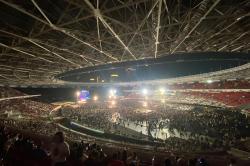 Suasana Dalam Stadion GBK Sebelum Konser Coldplay Dimulai
