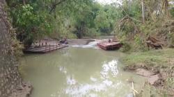 Sungai Ciroyom Meluap, Hanyutkan Jembatan Utama Antarkecamatan di Cianjur Selatan <