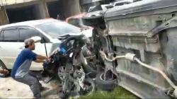 Kecelakaan di Palangka Raya, Minibus Tabrak Pemotor, Ibu dan Anak Terkapar <