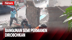 Bangunan Semi Permanen di Pulogadung Dirobohkan Satpol PP