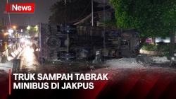 Truk Sampah Terguling Tabrak Minibus di Tanah Abang Jakpus