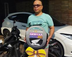 Dapat Hadiah Motor, Nasabah asal Malang Ini Puas dengan Program MNC Finance
