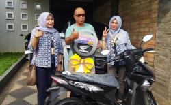 Potret Bahagianya Nasabah MNC Finance di Malang Dapat Hadiah Utama Motor
