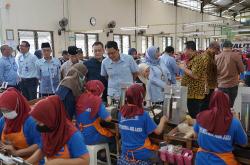 1.202 Buruh Pabrik Rokok di Sleman Terima BLT DBHCHT Senilai Rp600.000<