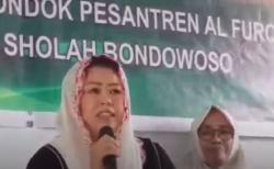 Kunjungi Pesantren di Bondowoso, Yenny Wahid Kenalkan Sosok Pemimpin Ideal ke Santri<