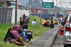 Nasib Warga Terdampak Macet Total di Cikarang karena Demo Buruh