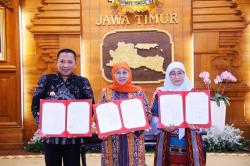 Gubernur Khofifah Teken Kesepakatan PI 10 Persen WK di Jatim, Optimistis Tingkatkan Pembangunan<