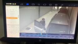 Terekam CCTV Oknum Anggota Ormas Hajar Karyawan Leasing di Cianjur