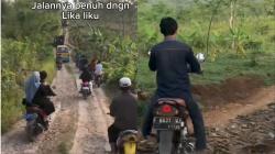 Viral Video Keluarga Pengantin Pria Harus Offroad Dulu untuk Sampai ke Rumah Mempelai Wanita