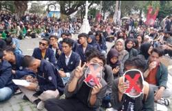 Ribuan Mahasiswa Jogja Gelar Mimbar Demokrasi Lawan Politik Dinasti<