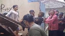 Angin Kencang Rusak 2 Rumah di KBB, 1 Orang Luka-luka Tertimpa Material Atap<