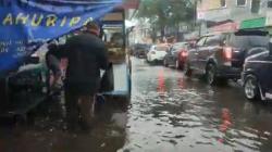 Diguyur Hujan Deras, Jalan Kawasan Wisata Lembang KBB Terendam Banjir