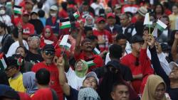 Ganjar Jalan Sehat Bersama Warga Makassar Sekaligus Serukan Perdamaian di Palestina