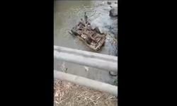 Kecelakaan di Pasuruan, Truk Material Terjun Bebas ke Sungai, Kernet Tewas