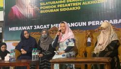 Beri Pendidikan Politik pada Santri, Yenny Wahid Bersilaturahmi ke Ponpes Alkhoziny Sidoarjo