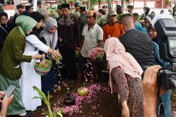 Pemakaman Prajurit TNI Gugur Ditembak KKB Papua