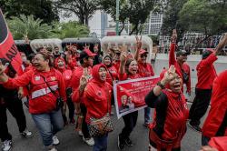 Antusiasme Pendukung Ganjar-Mahfud MD Pawai Deklarasi Kampanye Damai