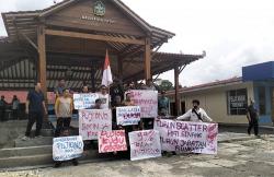 Warga Sumbertetes Gunungkidul Tuntut Lurah Pecat Dukuh Selingkuh<